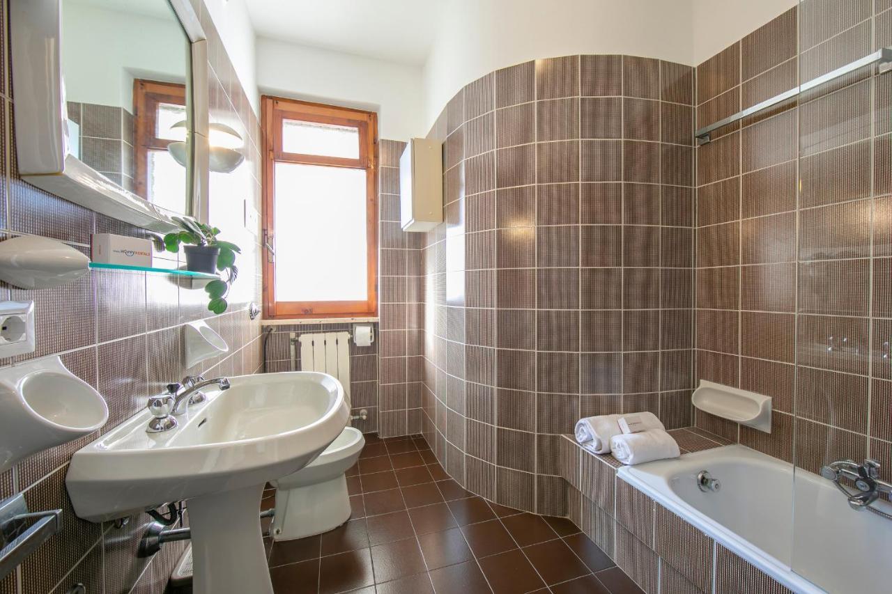 Villa Fiorita Apartments - Happy Rentals Sirmione Zewnętrze zdjęcie