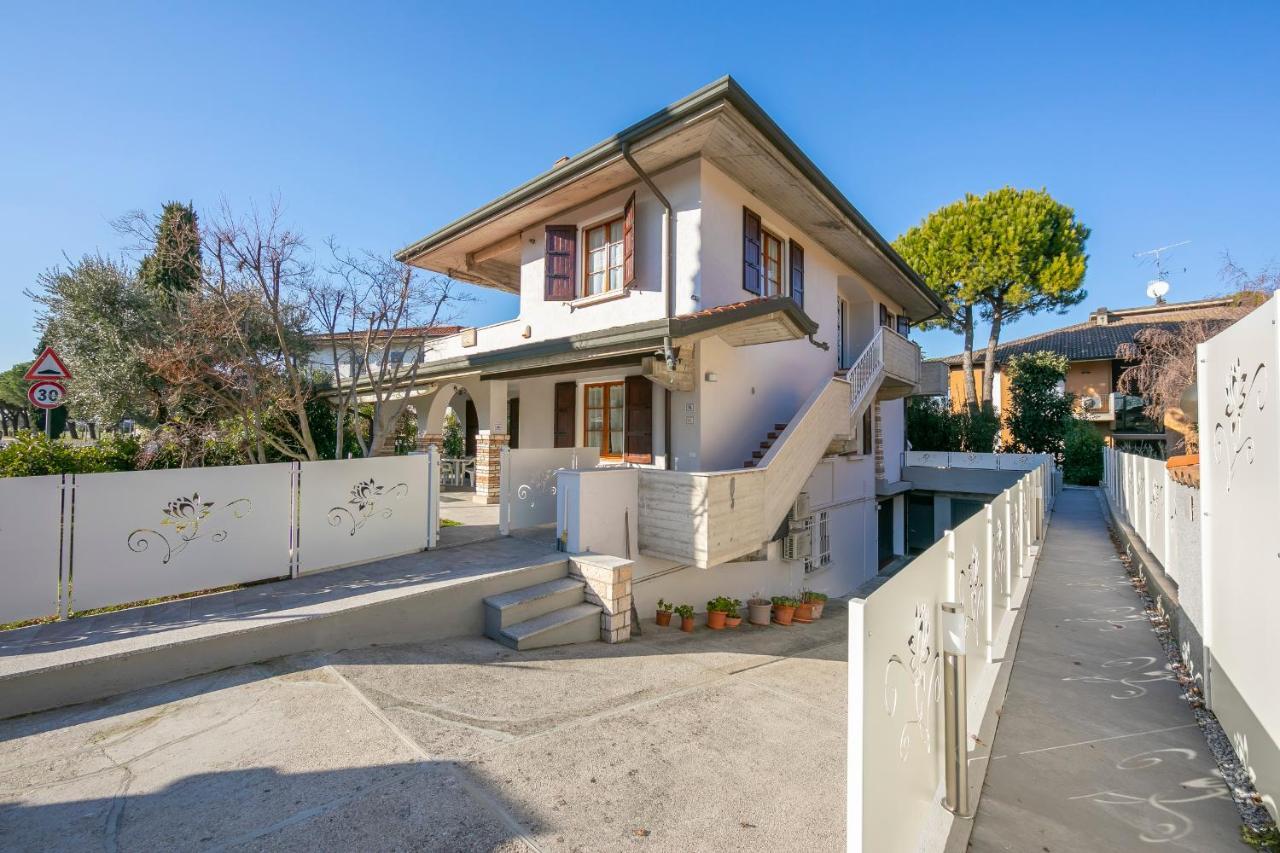 Villa Fiorita Apartments - Happy Rentals Sirmione Zewnętrze zdjęcie