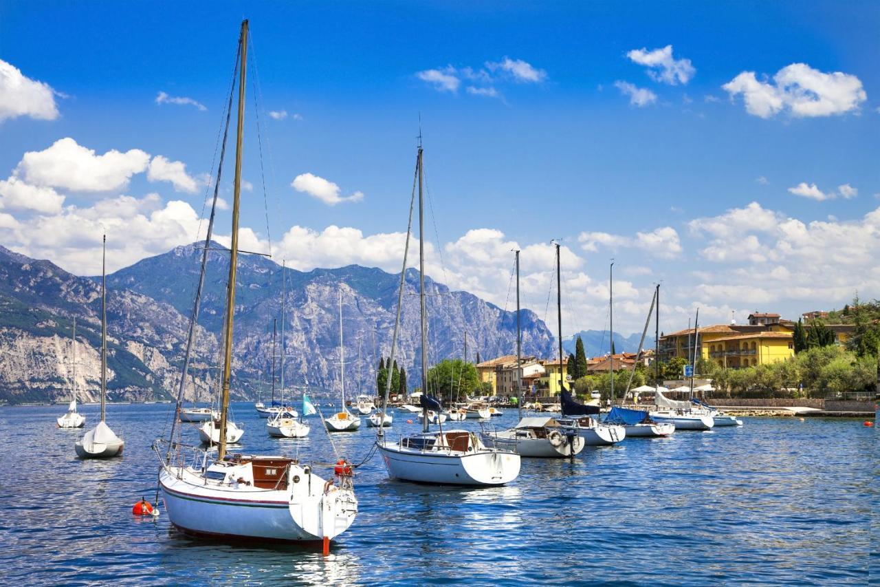 Villa Fiorita Apartments - Happy Rentals Sirmione Zewnętrze zdjęcie