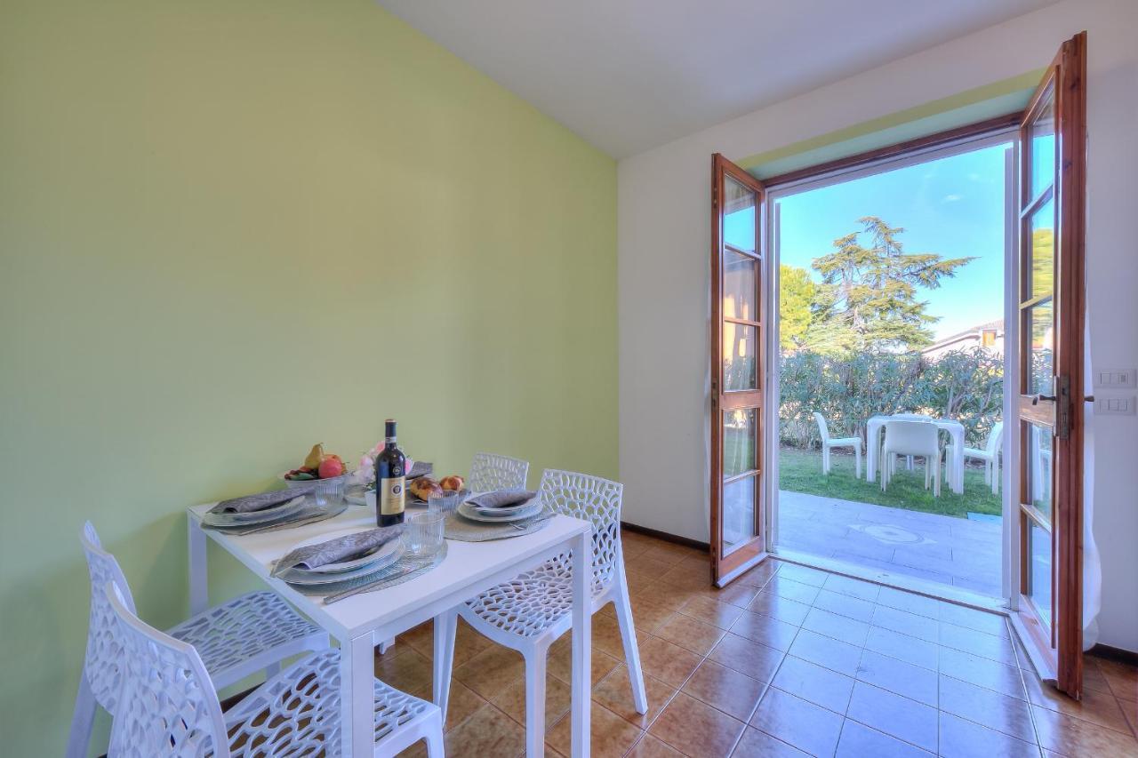Villa Fiorita Apartments - Happy Rentals Sirmione Zewnętrze zdjęcie