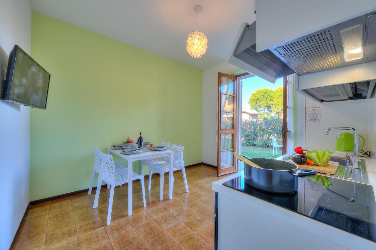 Villa Fiorita Apartments - Happy Rentals Sirmione Zewnętrze zdjęcie