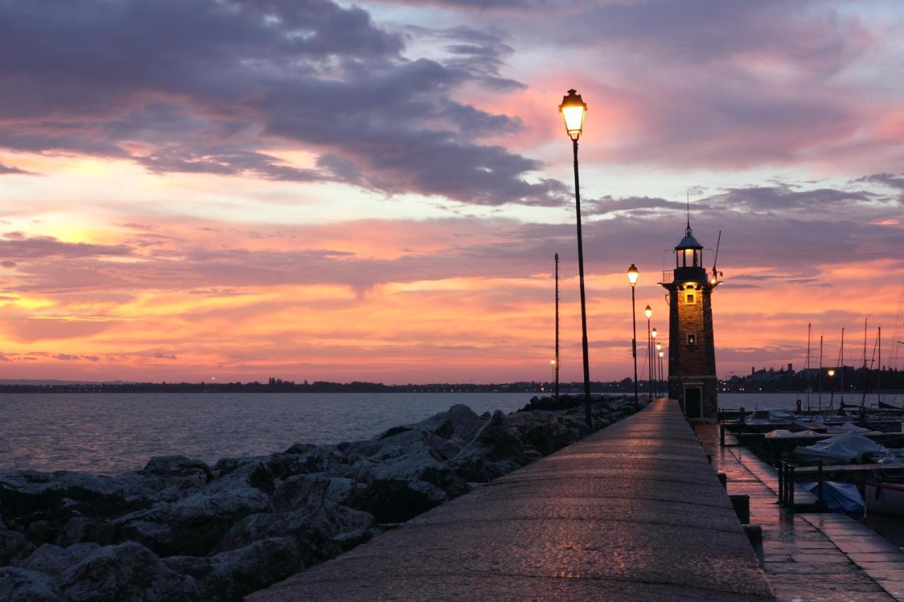 Villa Fiorita Apartments - Happy Rentals Sirmione Zewnętrze zdjęcie