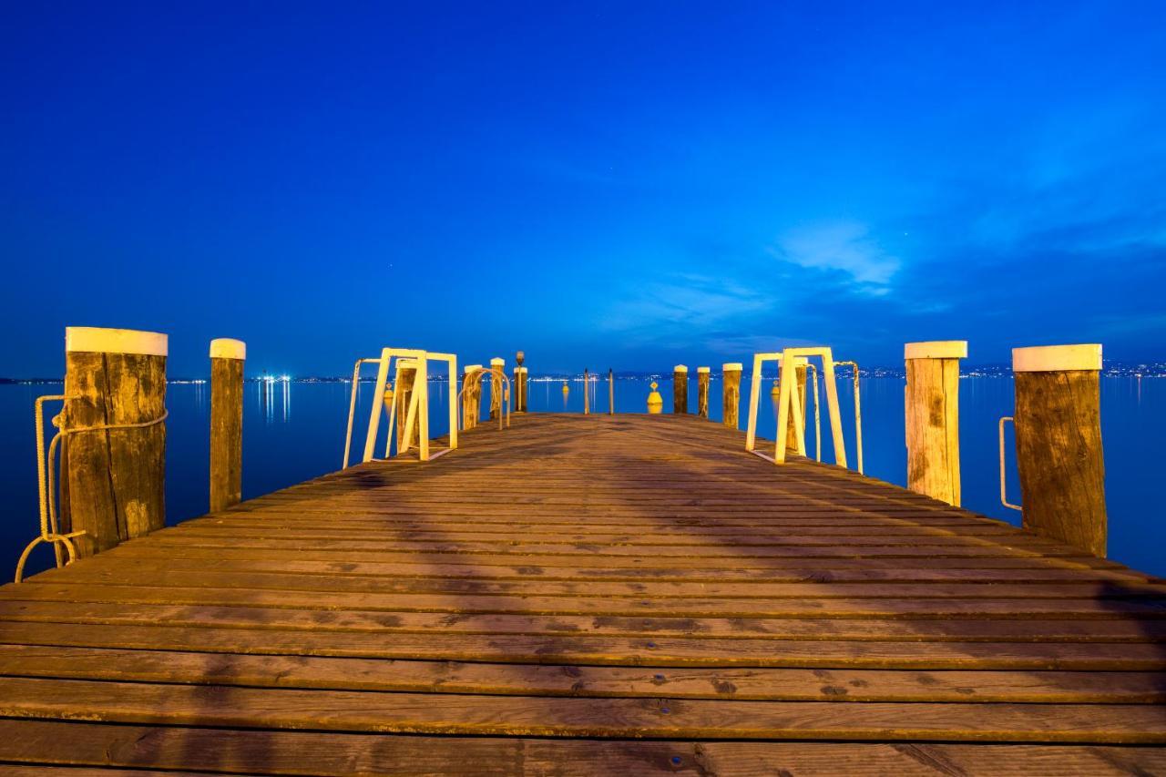 Villa Fiorita Apartments - Happy Rentals Sirmione Zewnętrze zdjęcie